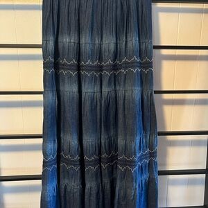 EUC Women’s Size M Studio West Apparel Skirt, B1